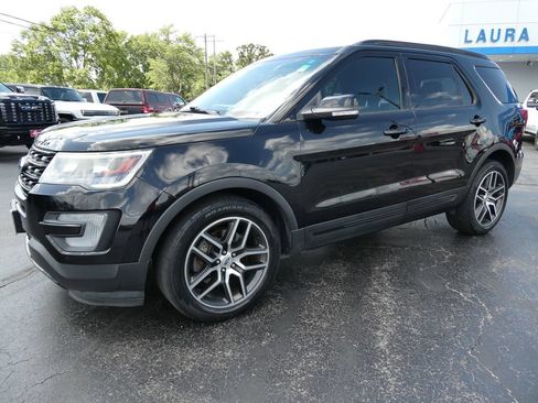Used 2017 Ford Explorer Sport w/ Equipment Group 401A AWD/4WD image 8