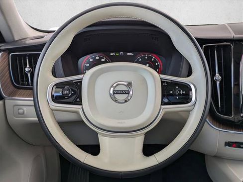 Used 2020 Volvo XC60 T5 Inscription w/ Protection Package Premier FWD image 10