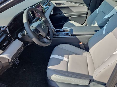 New 2026 Toyota Camry Hybrid AWD/4WD image 19