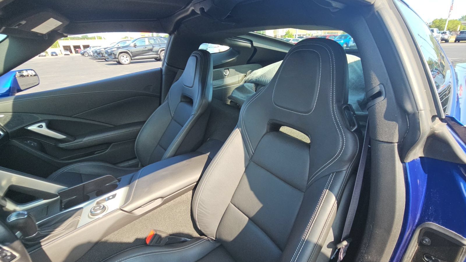 Used 2017 Chevrolet Corvette Stingray Coupe w/ 1LT RWD image 21