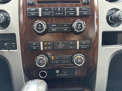 Used 2012 Ford F150 Lariat w/ Lariat Chrome Pkg image 21