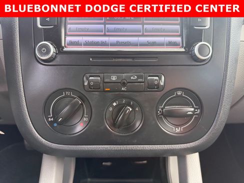 Used 2009 Volkswagen Jetta SE FWD image 17