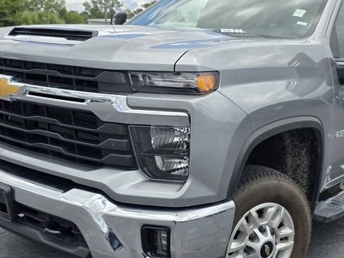 Used 2025 Chevrolet Silverado 2500 LT w/ Convenience Package AWD/4WD image 10