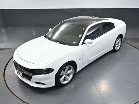 Used 2016 Dodge Charger R/T RWD image 61