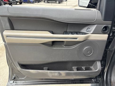 Used 2020 Ford Expedition XLT w/ Equipment Group 202A RWD image 15