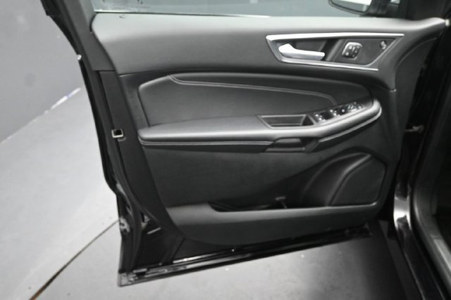 Certified 2024 Ford Edge Titanium AWD/4WD image 19
