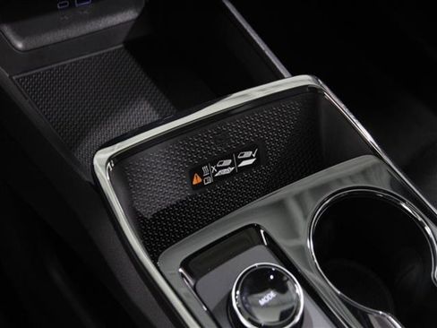 Used 2025 Chevrolet Equinox RS image 15