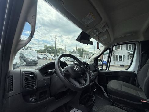 Used 2023 RAM ProMaster 2500 FWD image 13