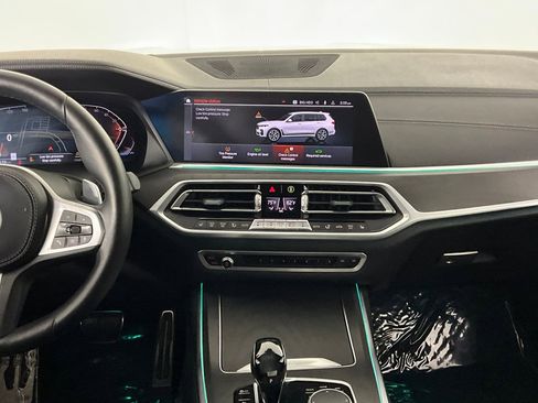 Used 2021 BMW X7 xDrive40i w/ M Sport Package AWD/4WD image 12