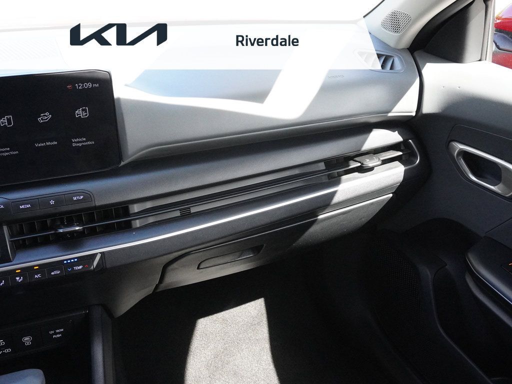Used 2025 Kia K4 FWD image 31