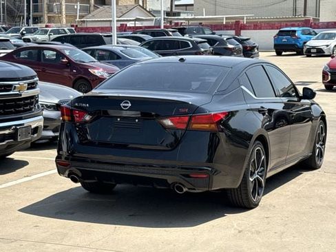 Used 2023 Nissan Altima 2.5 SR FWD image 4