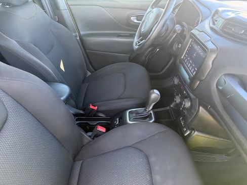 Used 2018 Jeep Renegade Altitude image 11