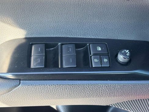 Used 2025 Toyota Camry SE image 23