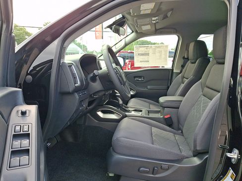 New 2026 Nissan Frontier SV AWD/4WD image 10