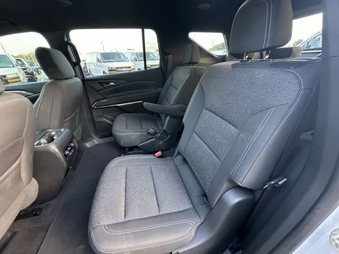 Certified 2025 Chevrolet Traverse LT image 35