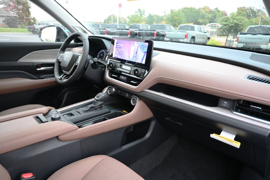 New 2026 Toyota Grand Highlander AWD image 16