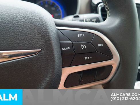 Used 2023 Chrysler Voyager LX FWD image 13