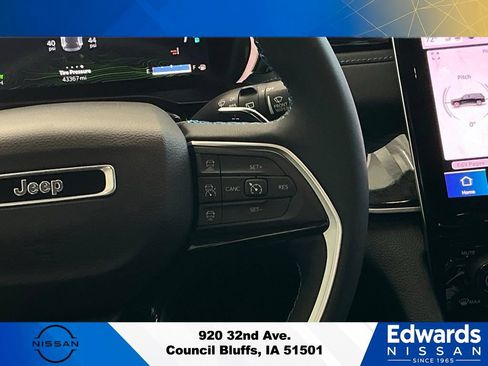 Used 2022 Jeep Grand Cherokee Trailhawk w/ Advanced Protech Group II AWD/4WD image 20