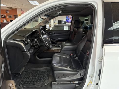 Used 2020 Chevrolet Suburban LT image 9