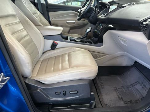 Used 2019 Ford Escape Titanium image 19