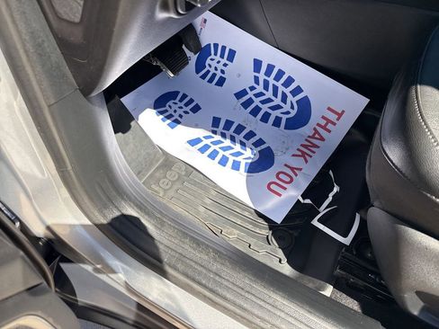 Used 2023 Jeep Compass Latitude w/ Sun and Sound Group image 16