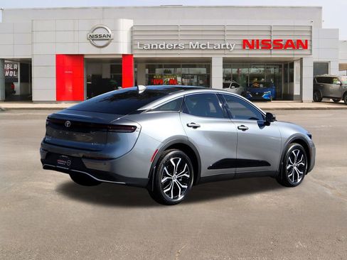 Used 2024 Toyota Crown Limited image 3