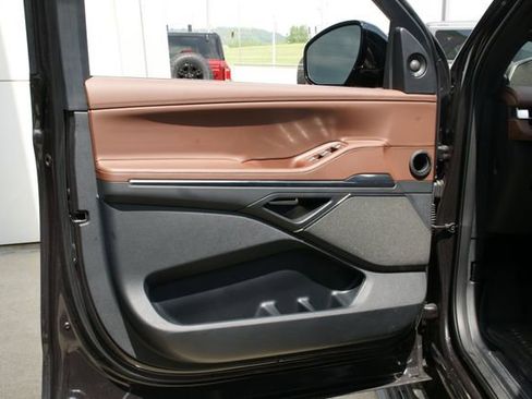 Used 2025 Lincoln Navigator Reserve AWD/4WD image 13