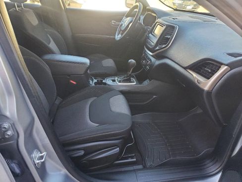 Used 2014 Jeep Cherokee Latitude w/ Comfort/Convenience Group image 14