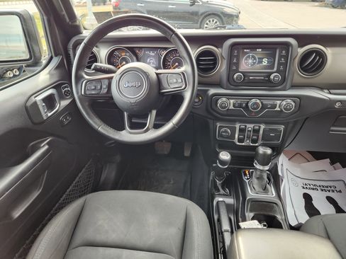 Used 2018 Jeep Wrangler Unlimited Sport S image 13