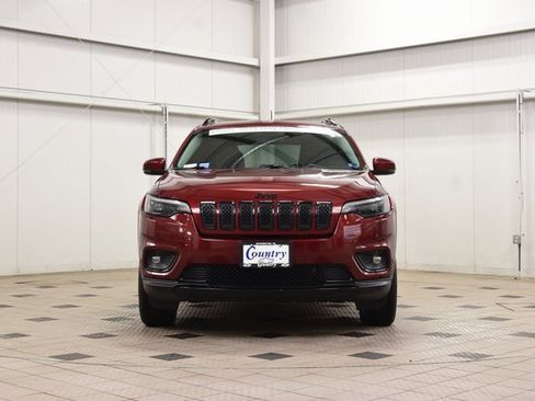 Used 2019 Jeep Cherokee Latitude Plus image 2