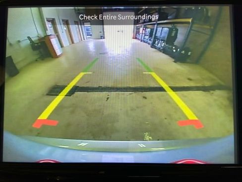 Certified 2024 Chrysler Pacifica Touring-L image 24