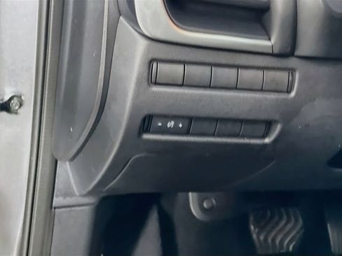 Used 2021 Nissan Rogue S FWD image 10