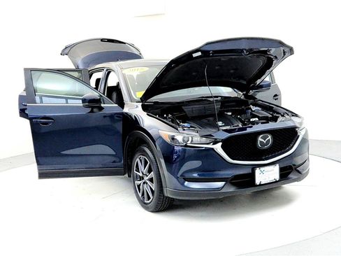 Used 2018 MAZDA CX-5 Touring w/ Preferred Equipment Package image 9