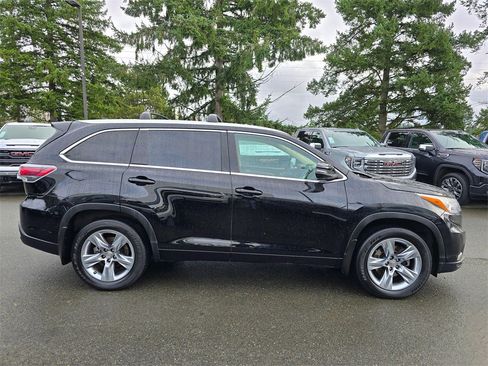 Used 2015 Toyota Highlander Limited Platinum image 6