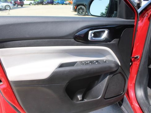 Used 2025 Jeep Compass Limited AWD/4WD image 9