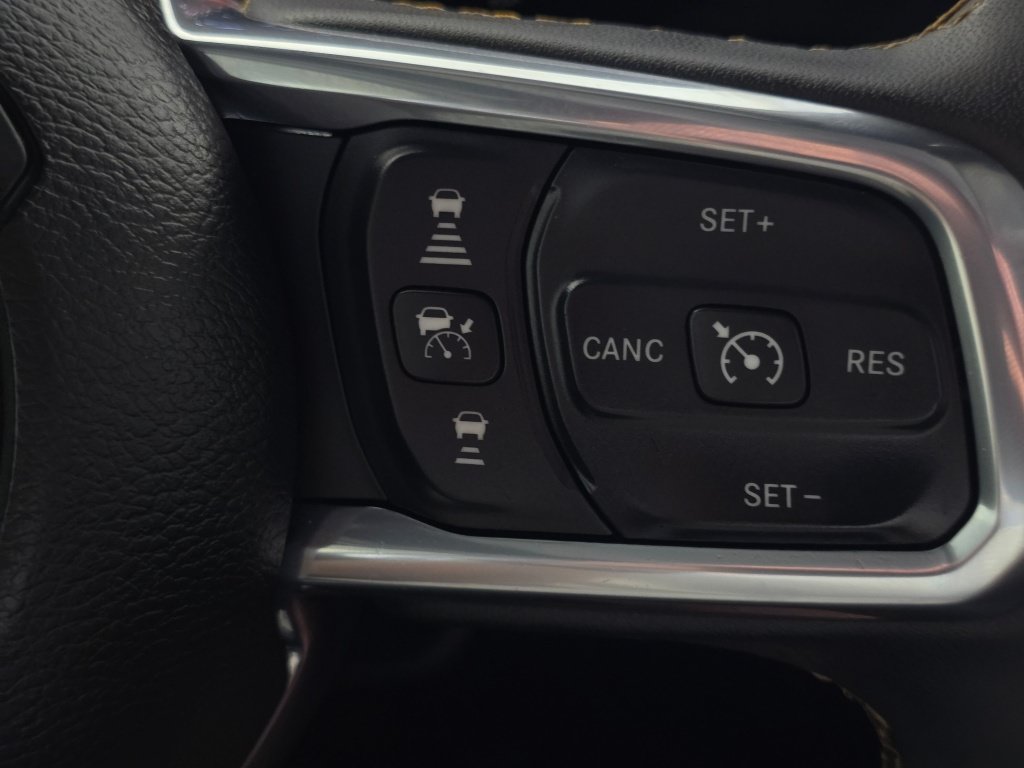 Used 2025 Jeep Wrangler Unlimited Sahara AWD/4WD image 43