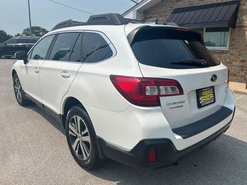 Used 2018 Subaru Outback 2.5i Limited AWD/4WD image 9