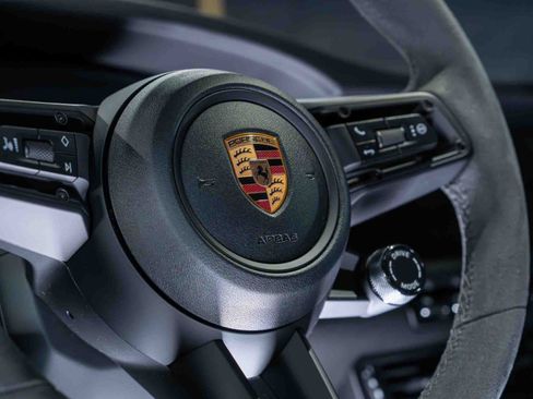 Used 2026 Porsche 911 Carrera T RWD image 21
