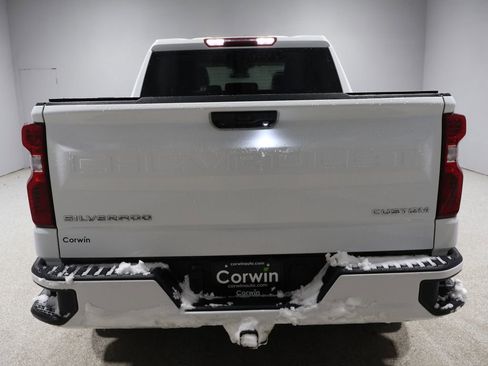 Used 2023 Chevrolet Silverado 1500 Custom image 3