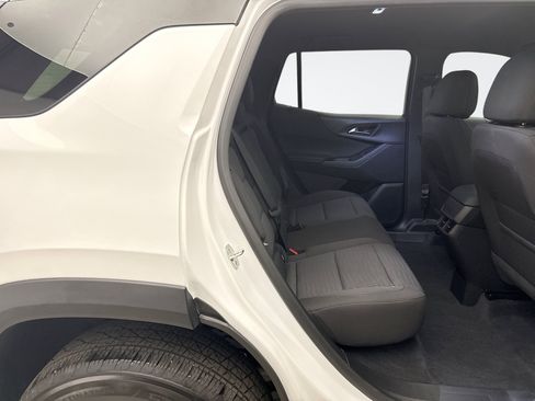 Used 2026 Chevrolet Equinox LT FWD image 18