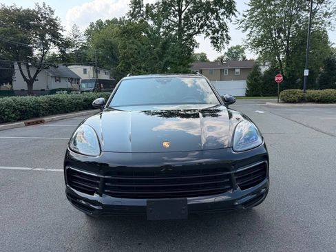 Used 2019 Porsche Cayenne S AWD/4WD image 2