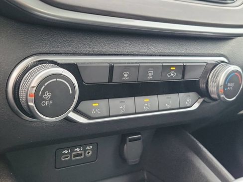 Used 2025 Nissan Altima 2.5 SV FWD image 28
