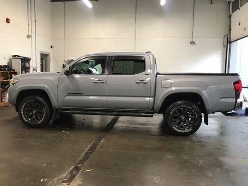 Certified 2021 Toyota Tacoma SR5 image 5