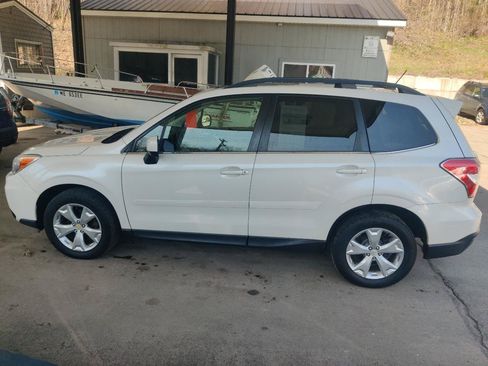 Used 2014 Subaru Forester 2.5i Limited AWD/4WD image 3
