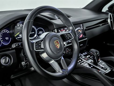 Used 2023 Porsche Cayenne AWD/4WD image 19