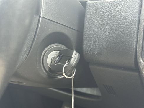 Used 2010 Ford Edge SEL image 15