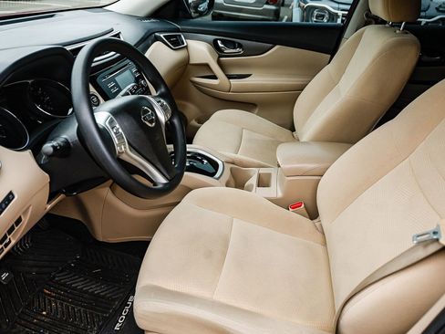 Used 2016 Nissan Rogue SV image 5