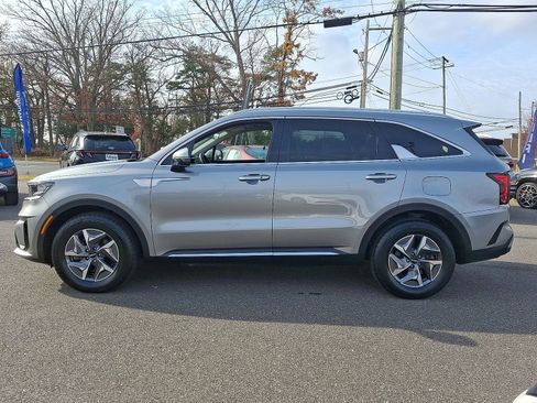 Used 2022 Kia Sorento EX image 2