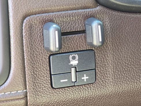 Used 2017 GMC Canyon SLT w/ Driver Alert Package AWD/4WD image 16