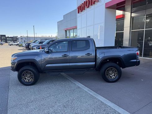 Certified 2021 Toyota Tacoma TRD Off-Road w/ Technology Package AWD/4WD image 5